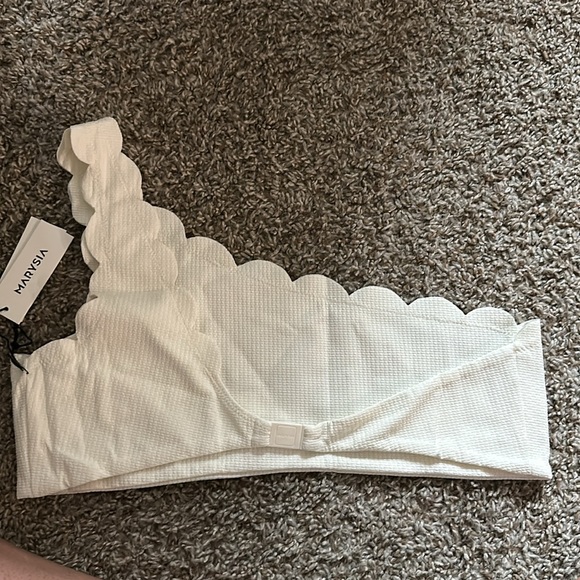 NEVER WORN - Marysia white bathing suit top size xl - Picture 2 of 5